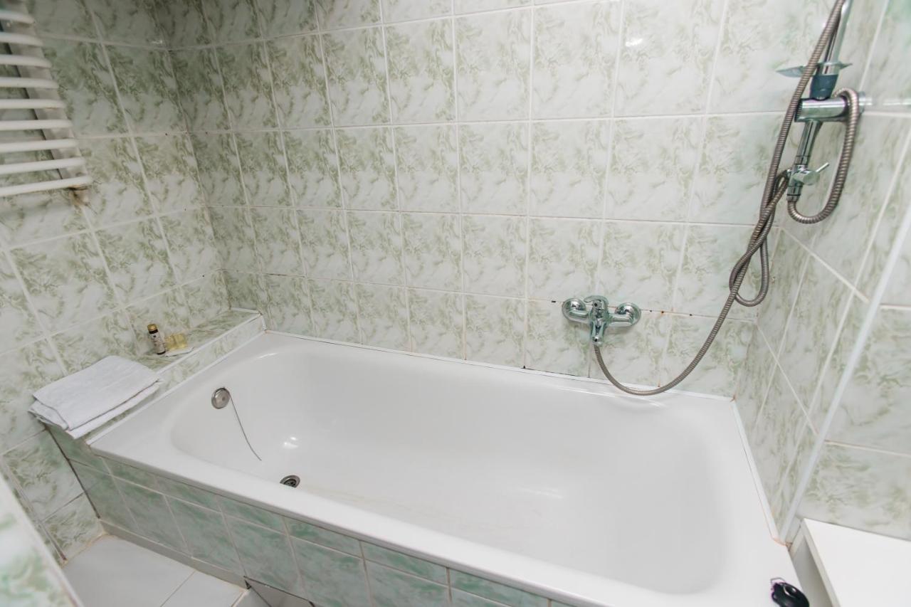 Mary Apartment Lviv Bagian luar foto