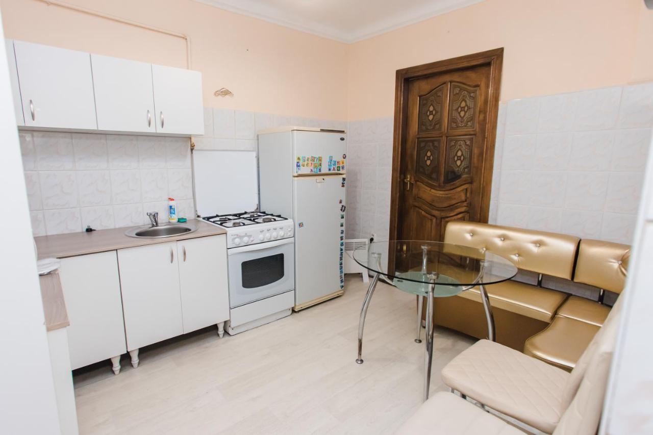 Mary Apartment Lviv Bagian luar foto