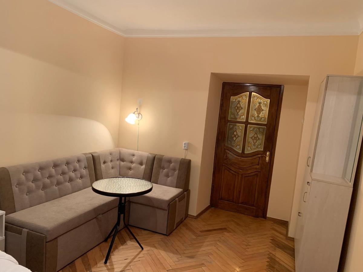 Mary Apartment Lviv Bagian luar foto